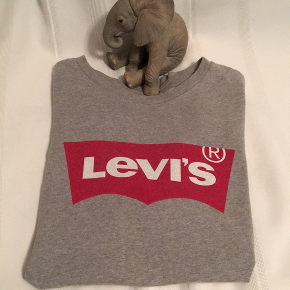 ✨SALE 2/$15 LEVI’S✨ | Red tab trademark T-shirt - Picture 1 of 8